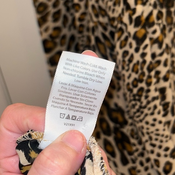 women's XXL Tiered Cheetah Print Dress With Balloon Sleeve Keyhole maxi length - Picture 5 of 11